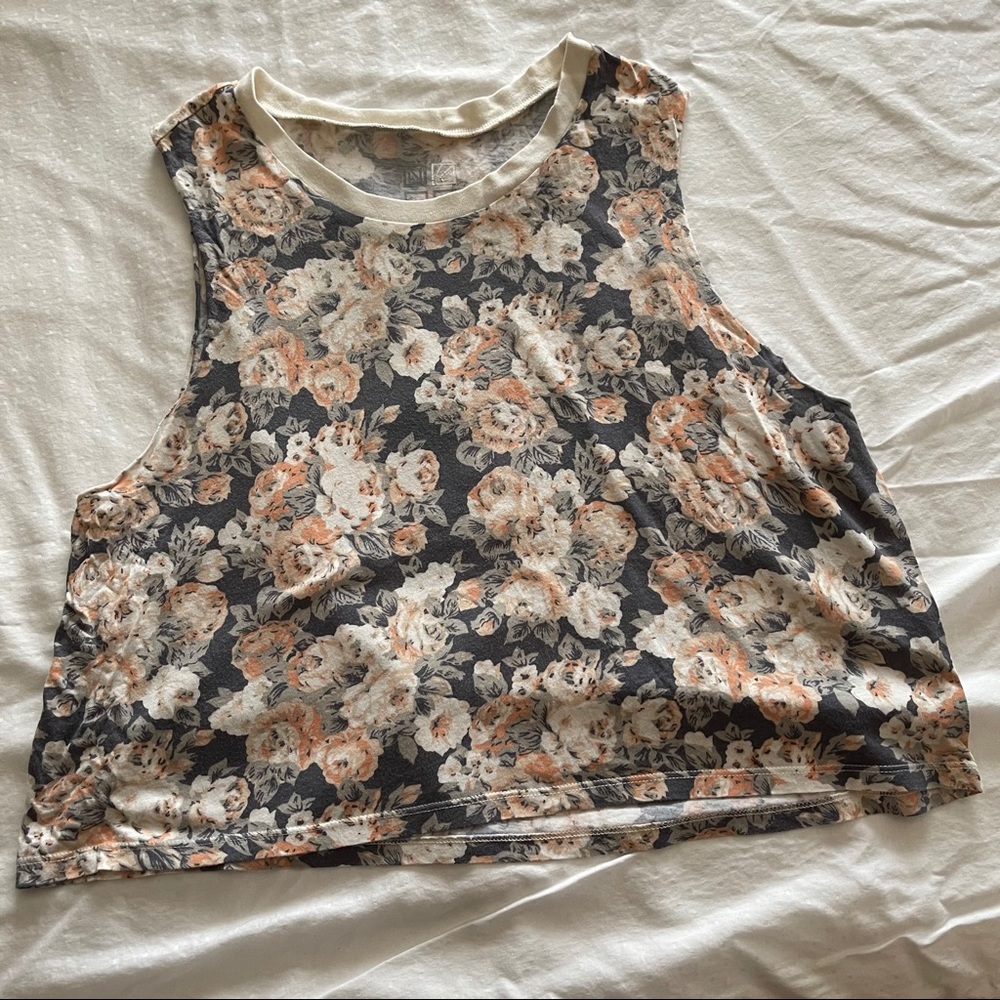 PacSun Cropped Muscle Tee - Picture 5 of 5